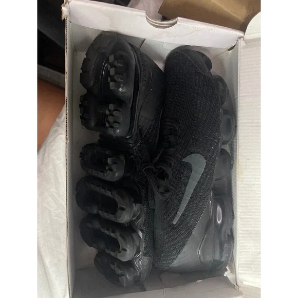 Nike Air VaporMax 2019 Black Running Shoes Sneakers Size 11 Mens